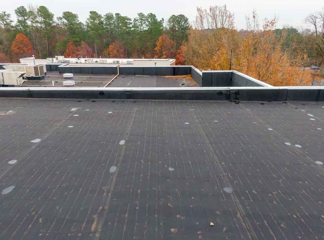 commercial-epdm-roof-687326149